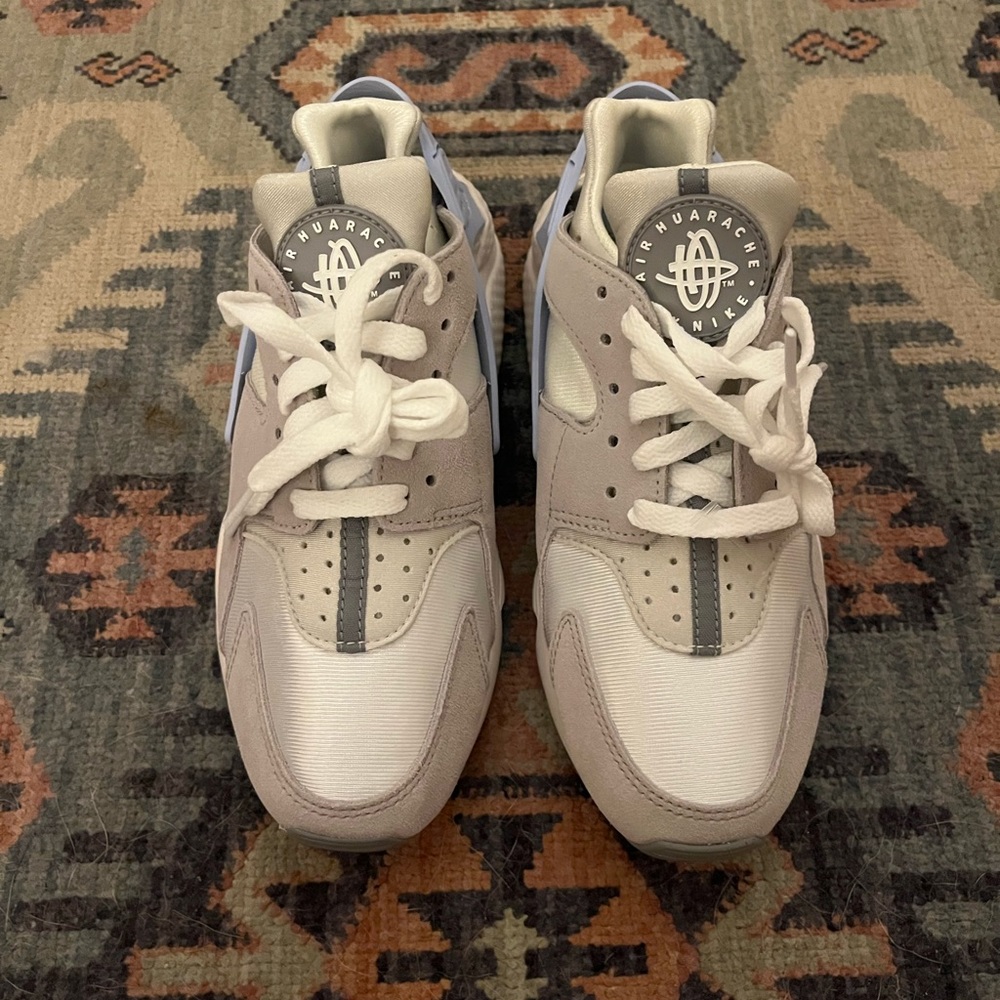 Nike Women's Huarache Shoes size 7.5